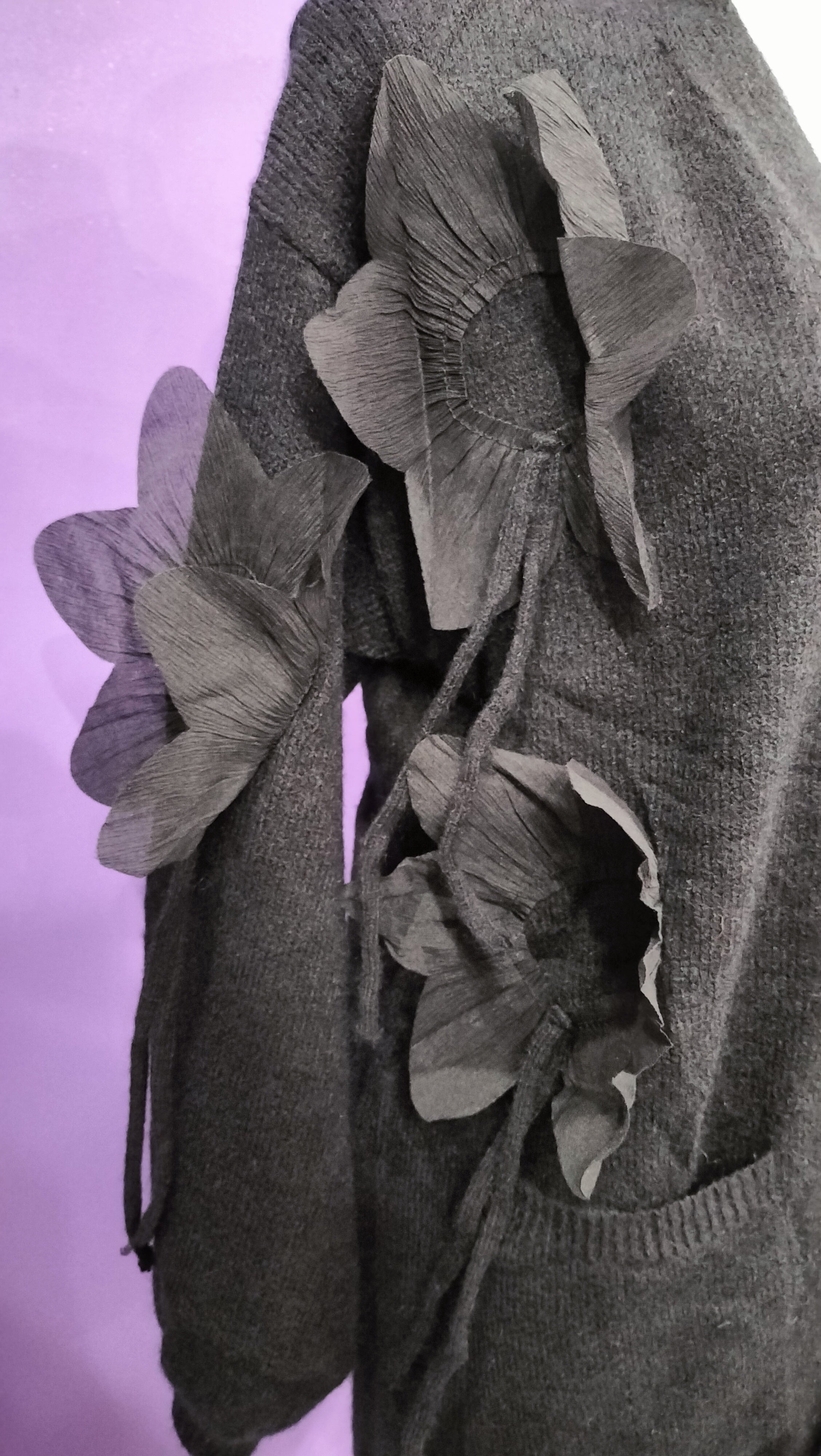 Cardigan lungo nero con  Applicazioni Floreali