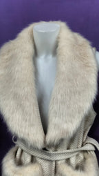 Cappotto Smanicato con eco pelliccia