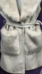 Cappotto Smanicato con eco pelliccia
