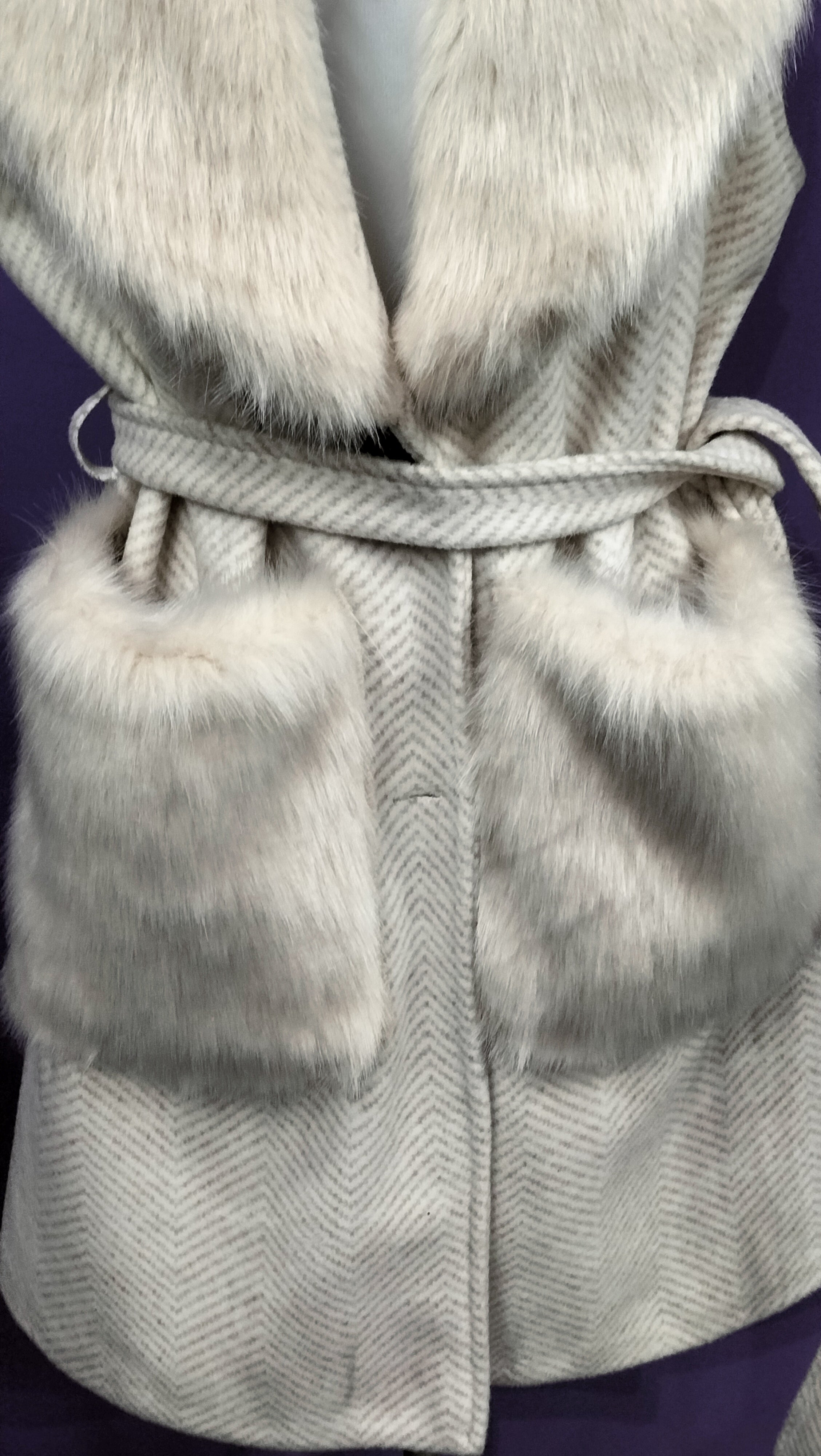 Cappotto Smanicato con eco pelliccia