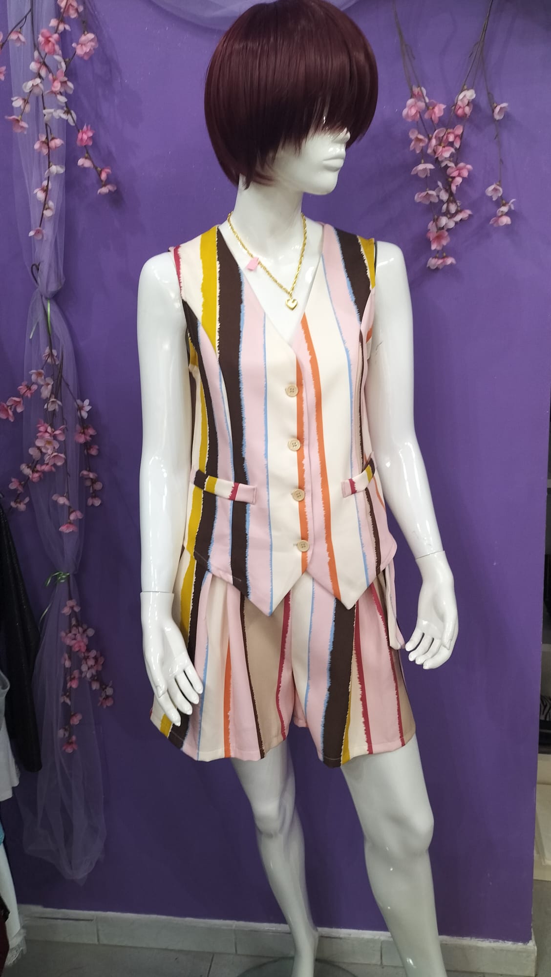 COMPLETO SHORT E GILET ,ELEGANZA E PRATICITA'
