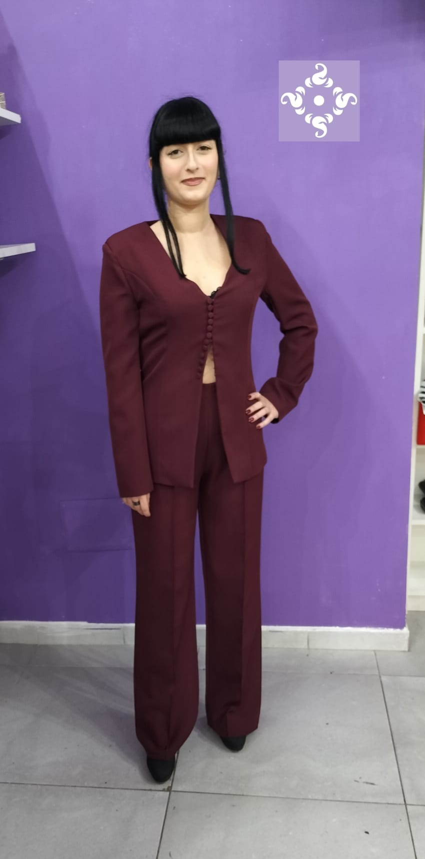 Tailleur Bordeaux ,Giacca dal Design raffinato e particolare, perfetto per eventi,cerimonie,serate