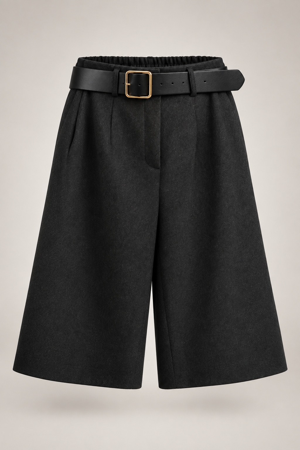 Bermuda Greta in panno nero con cintura