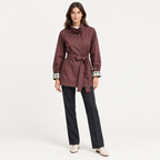 Trench corto con cintura