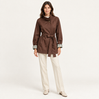 Trench corto con cintura