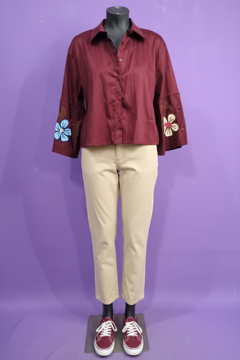 Outfit con sneaker bordeaux