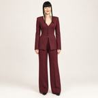 Tailleur vinaccia a figura intera con blazer e bottoncini in evidenza